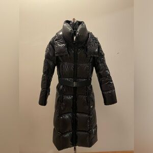 SAM long puffer jacket with belt and hooded. Size S. Black.